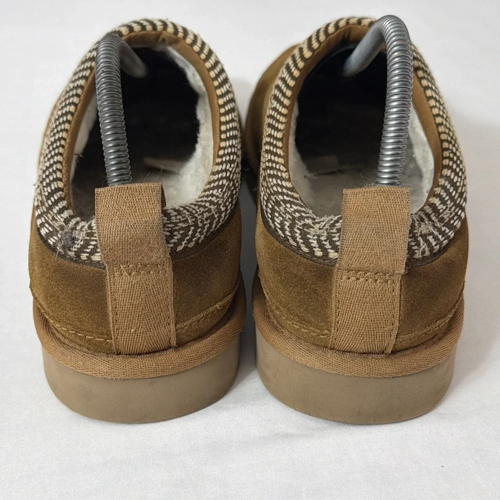 Gently Used Shoes Women's Kookaburra UGGs size 9‎ Casual Slip On Fit Comfy Suede